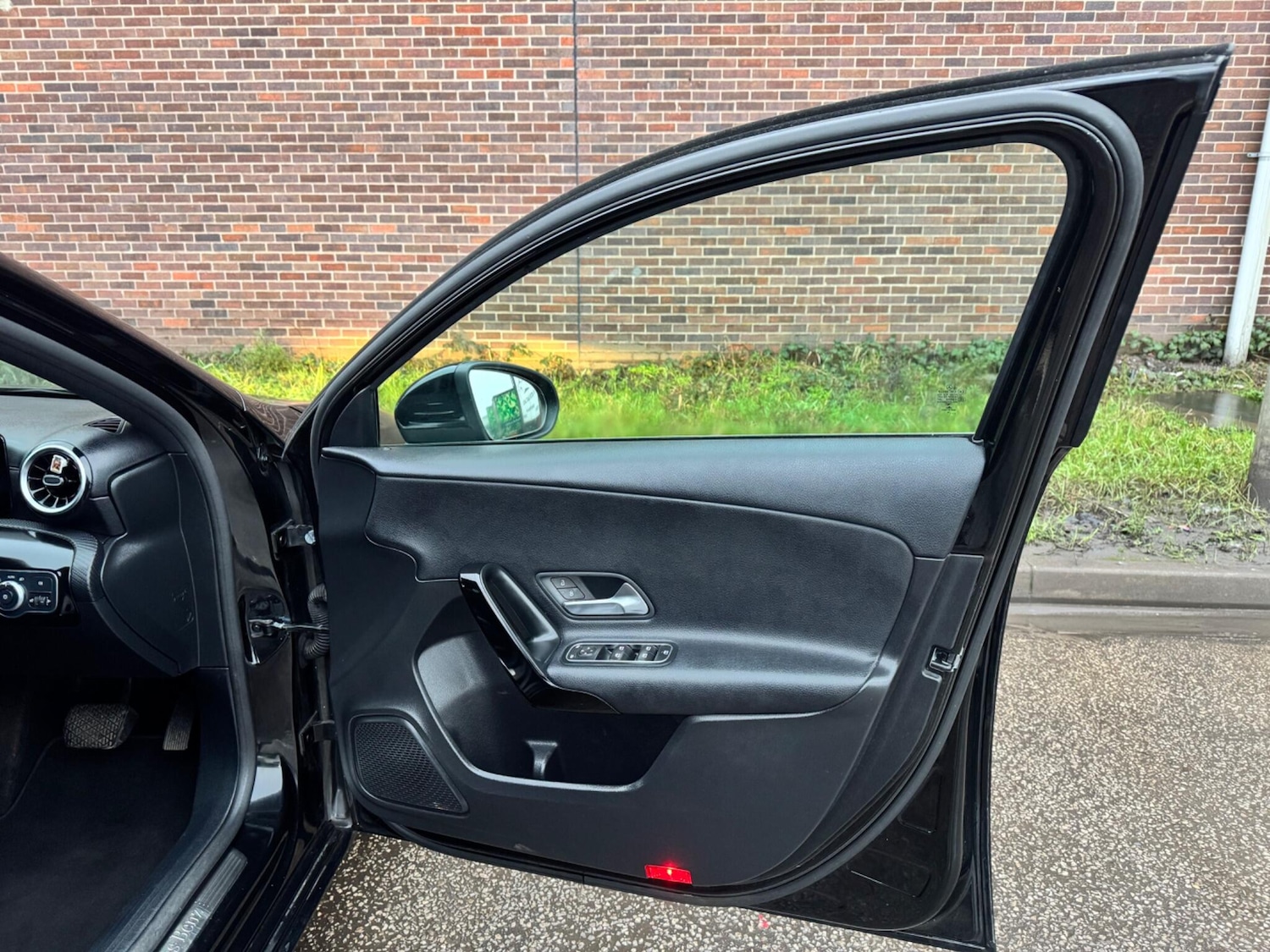 Used Mercedes-Benz A-Class 2018 for sale - 77395827: Photo 32