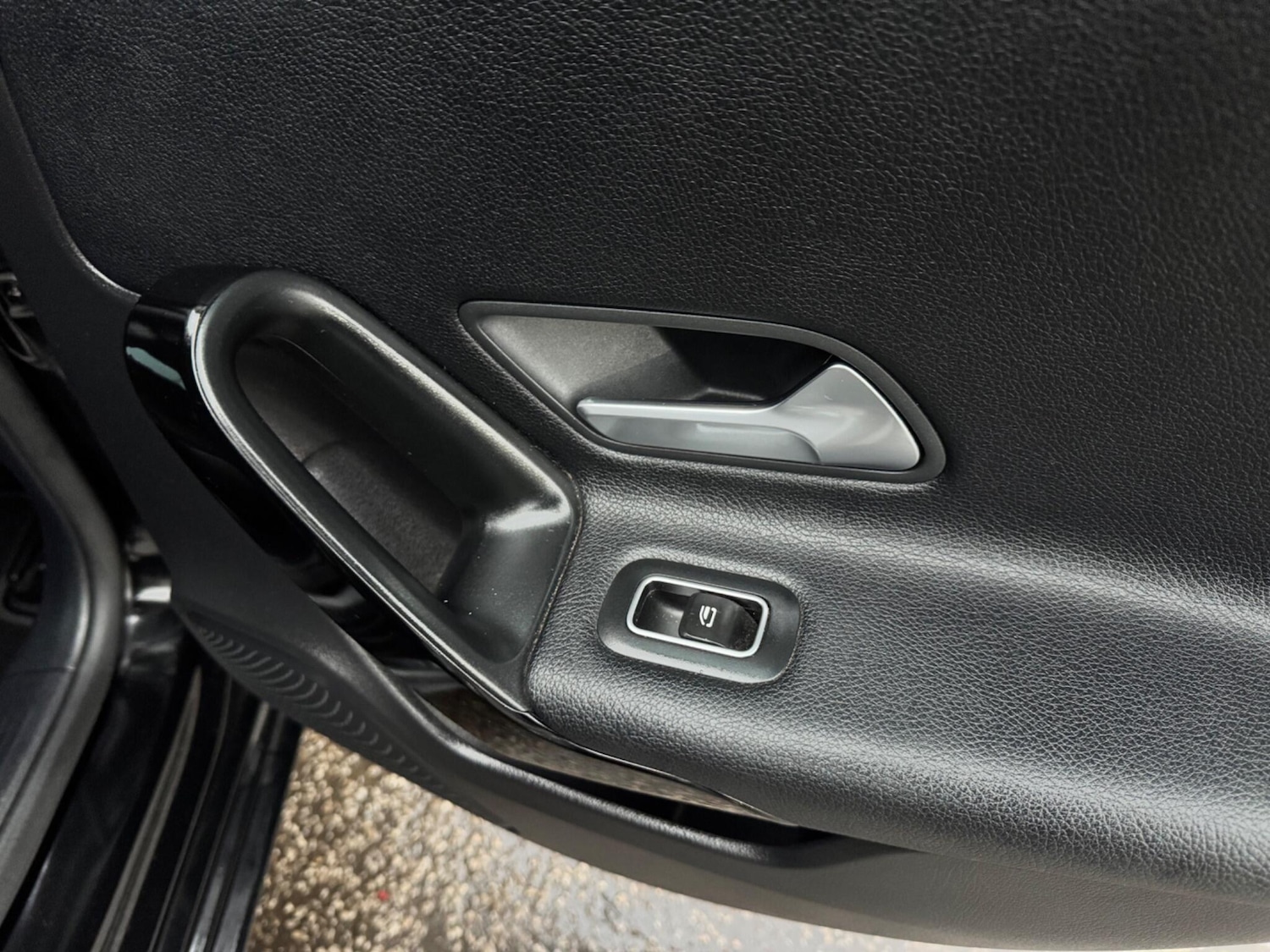 Used Mercedes-Benz A-Class 2018 for sale - 77395827: Photo 33