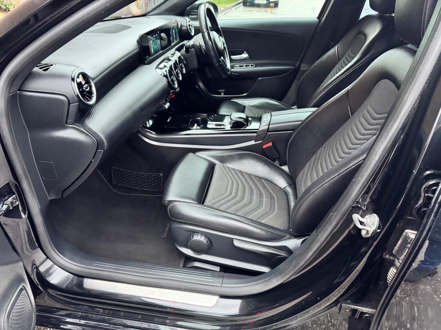 Used Mercedes-Benz A-Class 2018 for sale - 77395827: Photo 41