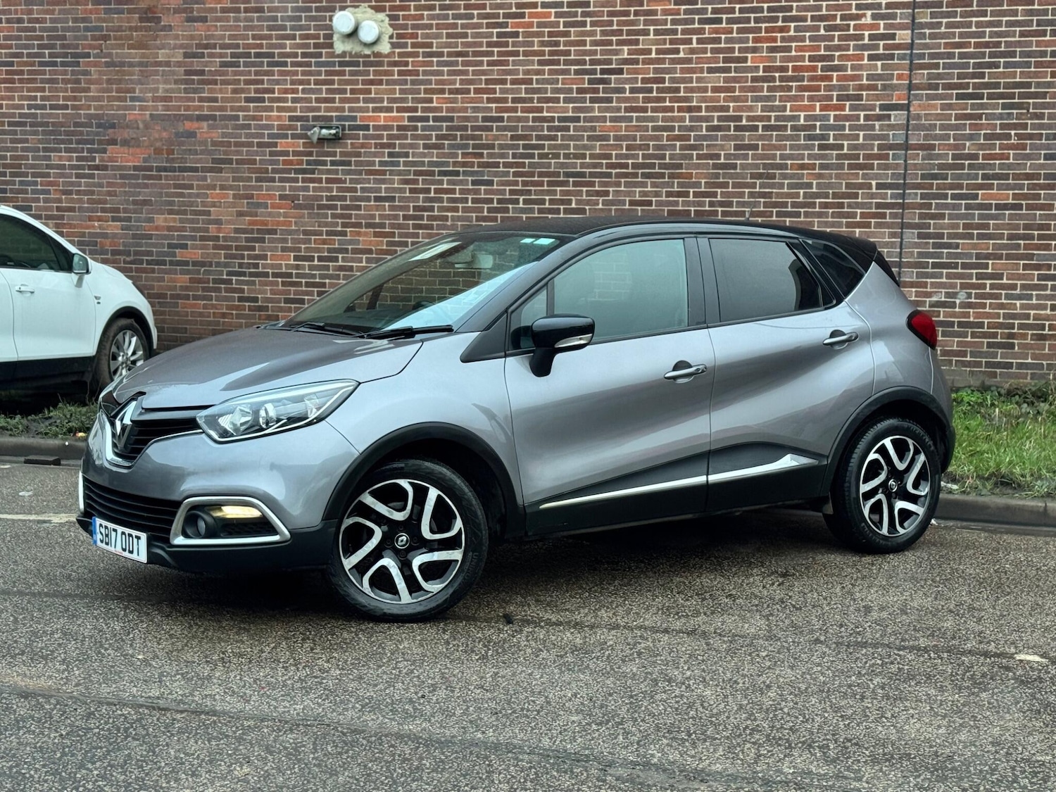 Used Renault Captur for sale - 77683936: Photo 13