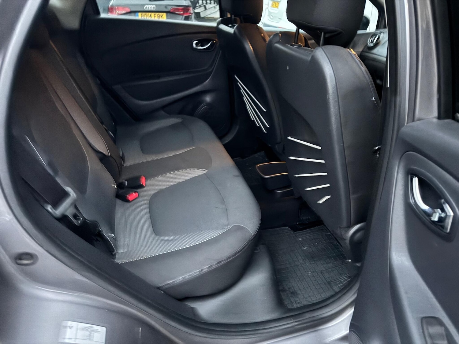 Used Renault Captur for sale - 77683936: Photo 29