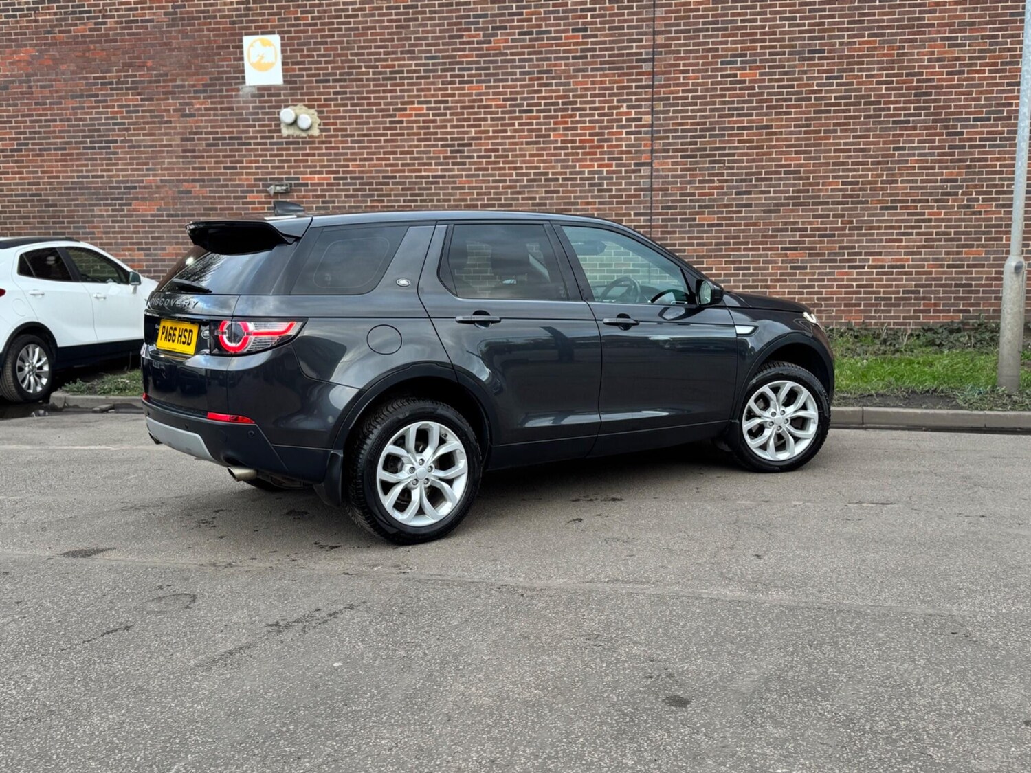 Used Land Rover Discovery Sport 2016 for sale - 77839801: Photo 11