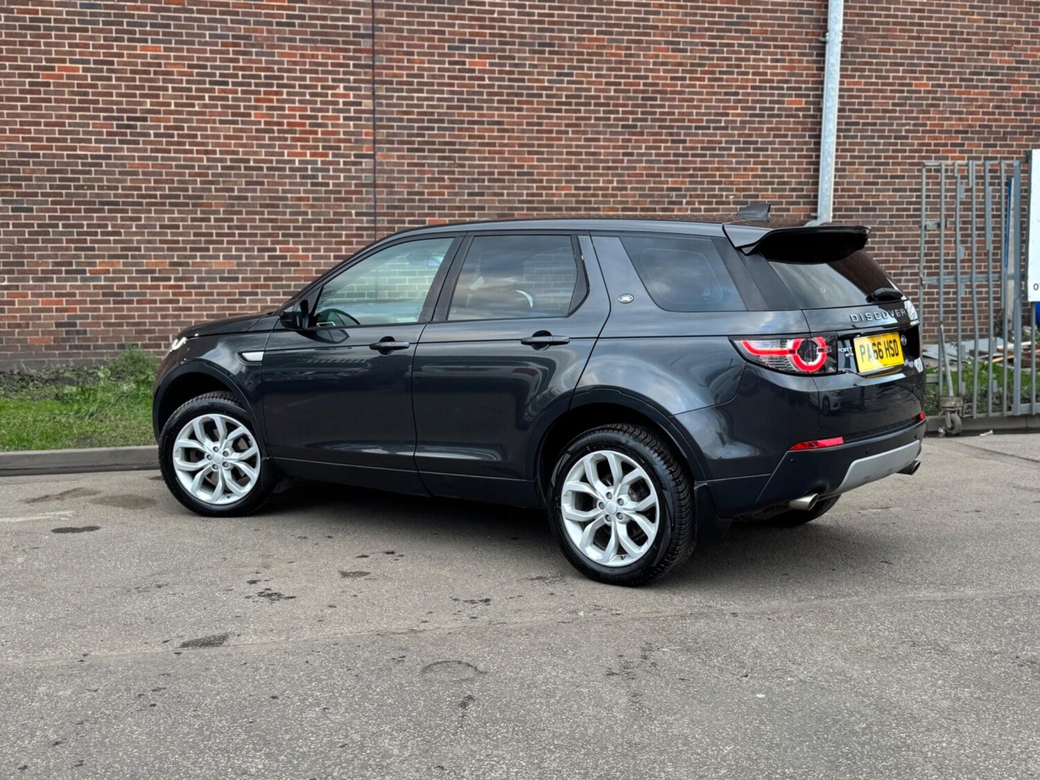 Used Land Rover Discovery Sport 2016 for sale - 77839801: Photo 14