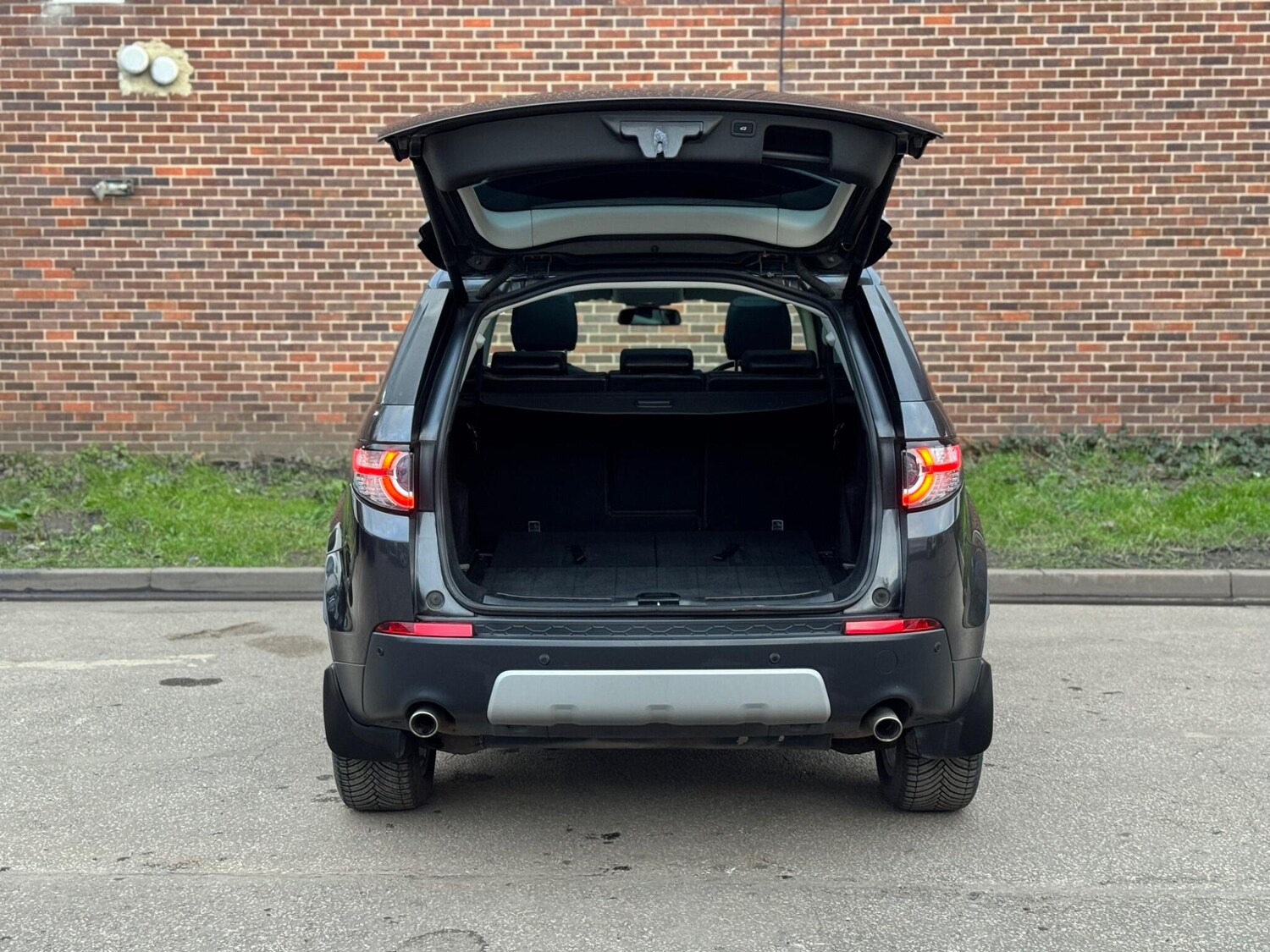 Used Land Rover Discovery Sport 2016 for sale - 77839801: Photo 17