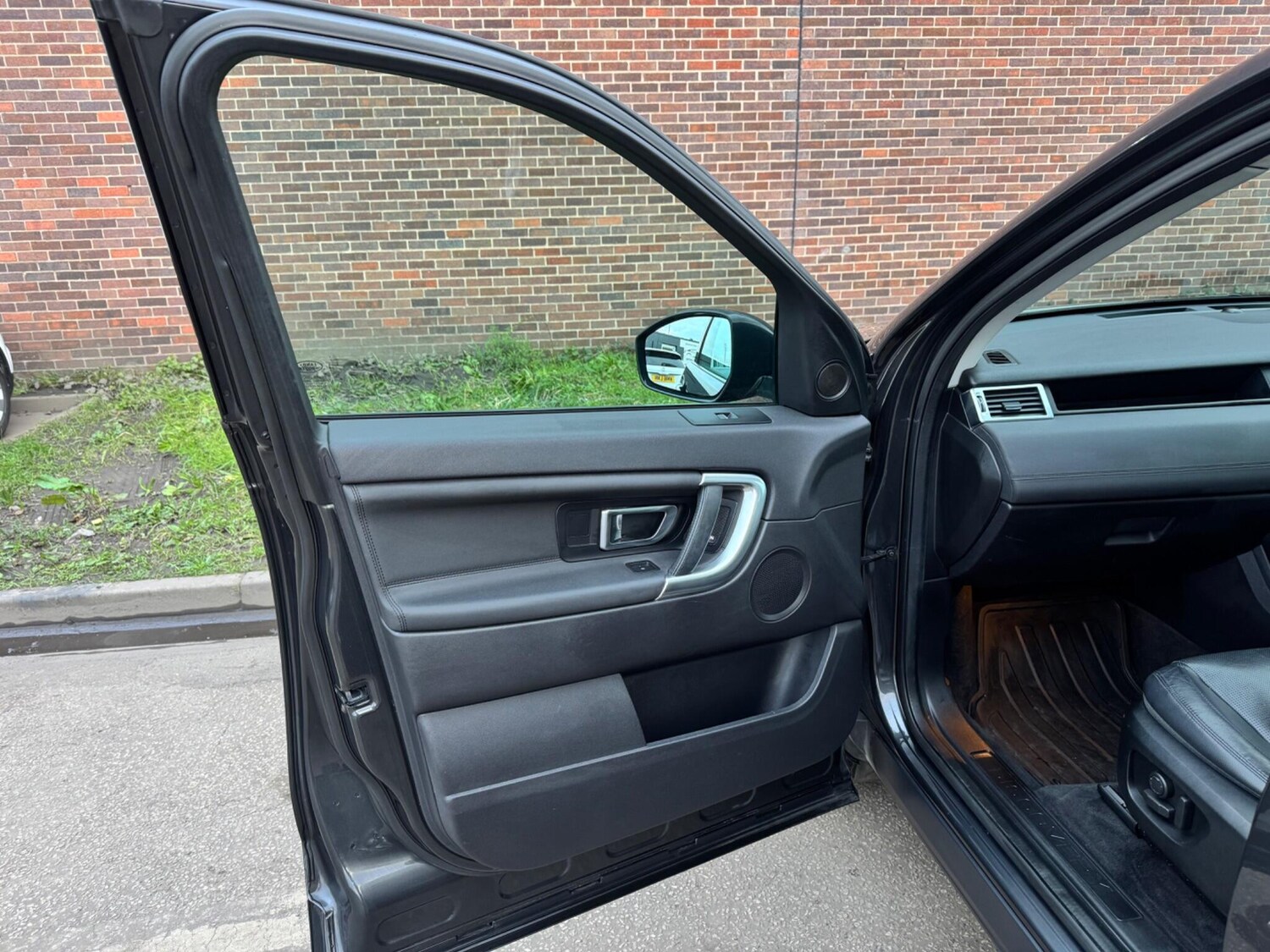 Used Land Rover Discovery Sport 2016 for sale - 77839801: Photo 39