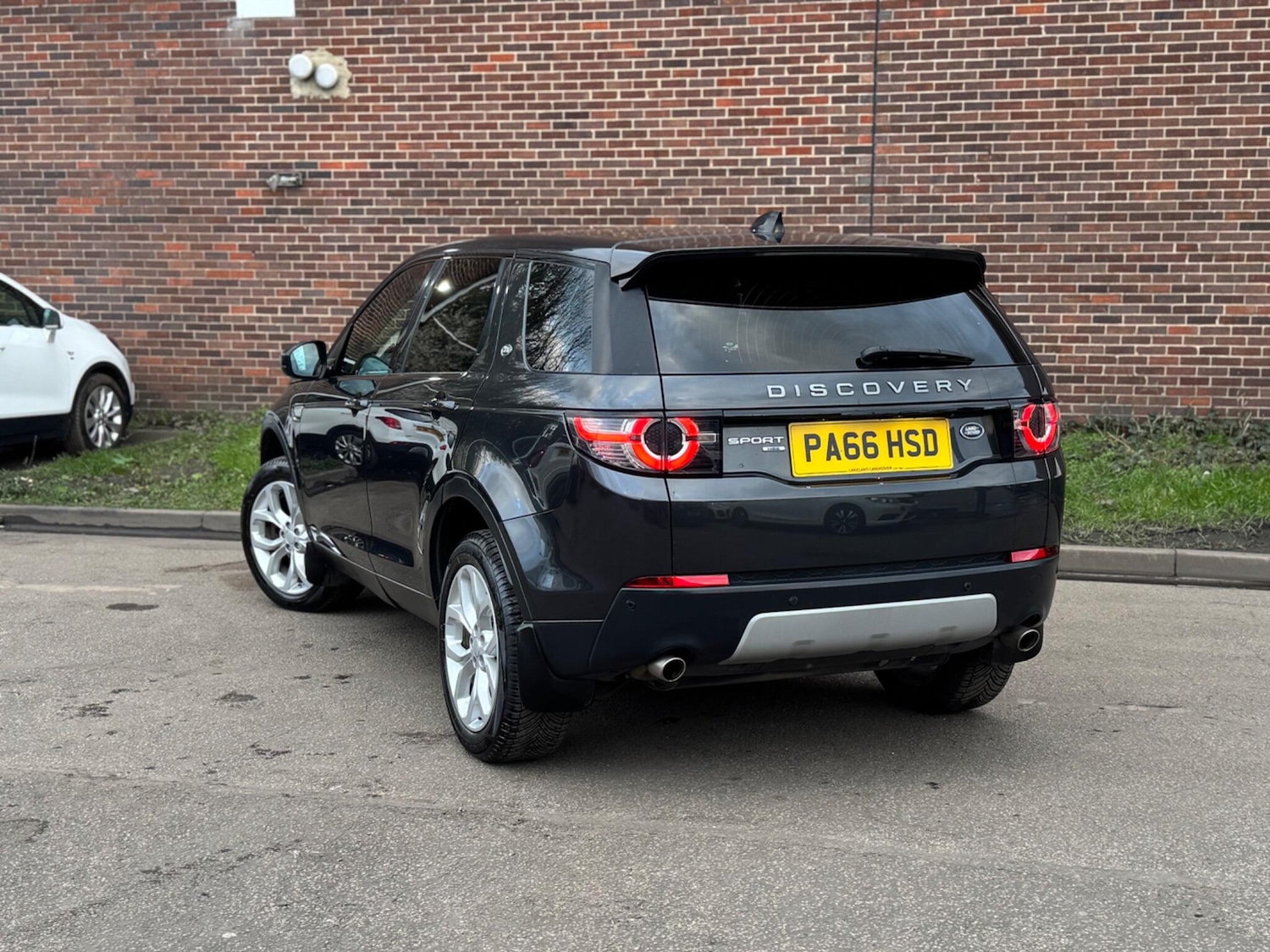 Used Land Rover Discovery Sport 2016 for sale - 77839801: Photo 4