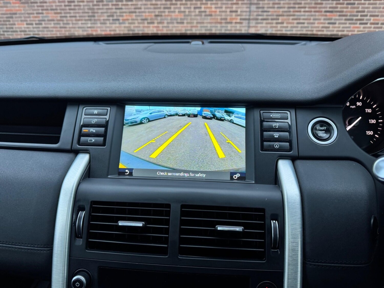 Used Land Rover Discovery Sport 2016 for sale - 77839801: Photo 46