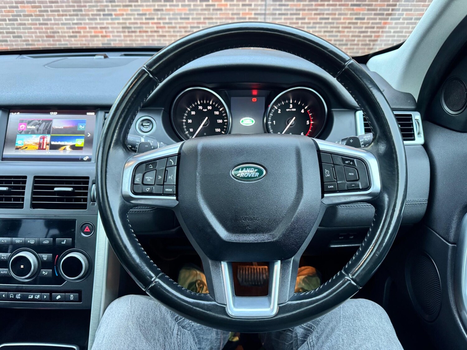 Used Land Rover Discovery Sport 2016 for sale - 77839801: Photo 49