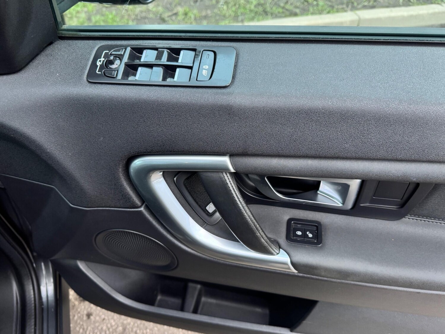 Used Land Rover Discovery Sport 2016 for sale - 77839801: Photo 59