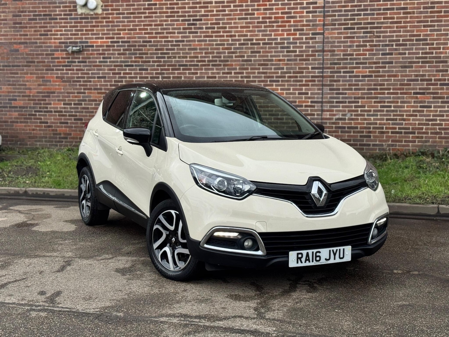 Used Renault Captur for sale - 77684218: Photo 12