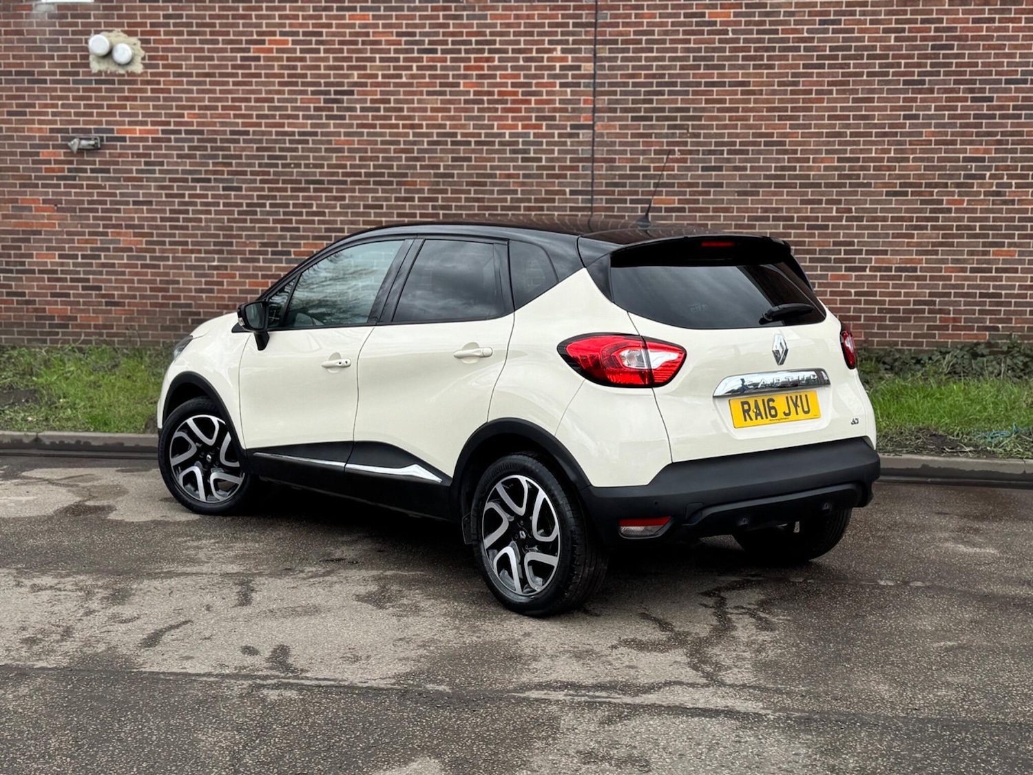 Used Renault Captur for sale - 77684218: Photo 13