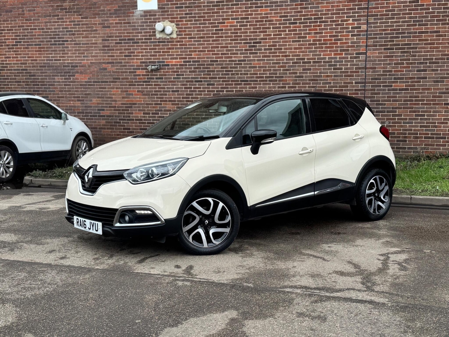 Used Renault Captur for sale - 77684218: Photo 14