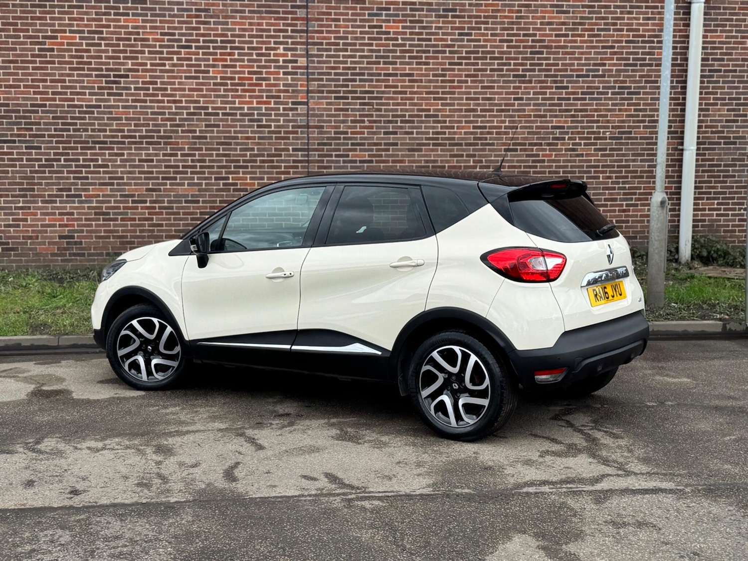 Used Renault Captur for sale - 77684218: Photo 15