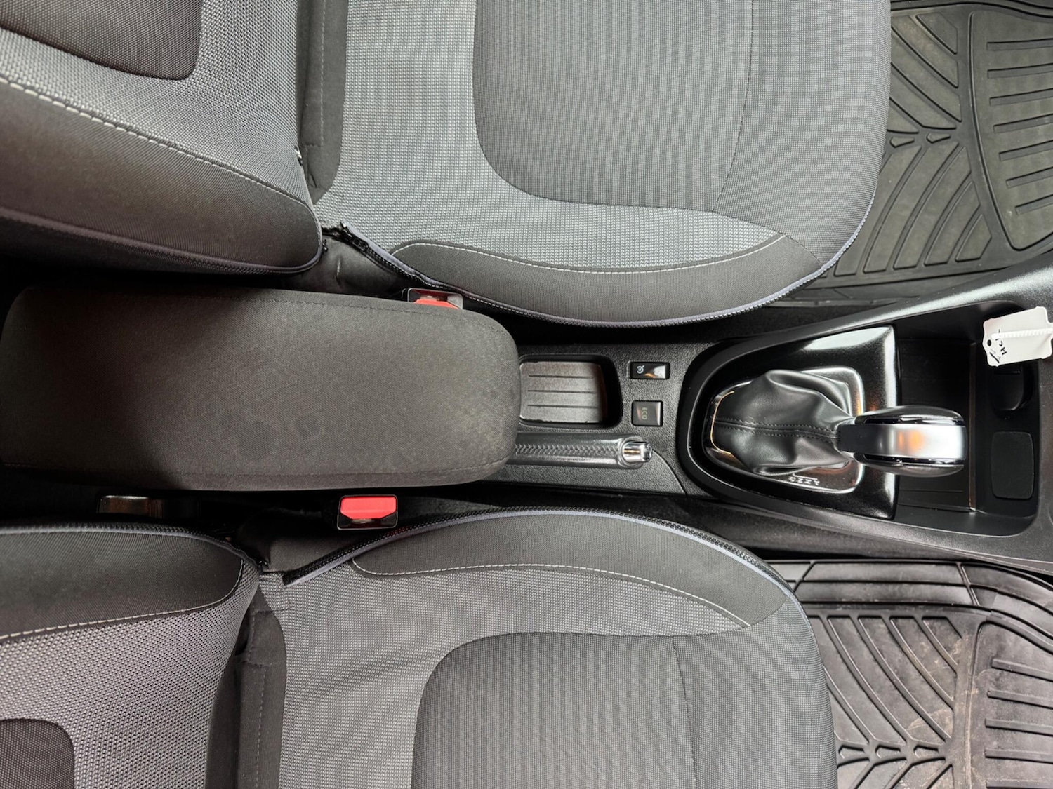 Used Renault Captur for sale - 77684218: Photo 25