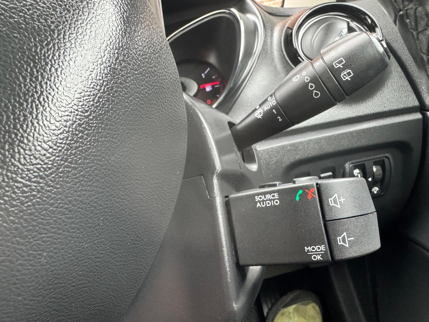 Used Renault Captur for sale - 77684218: Photo 29