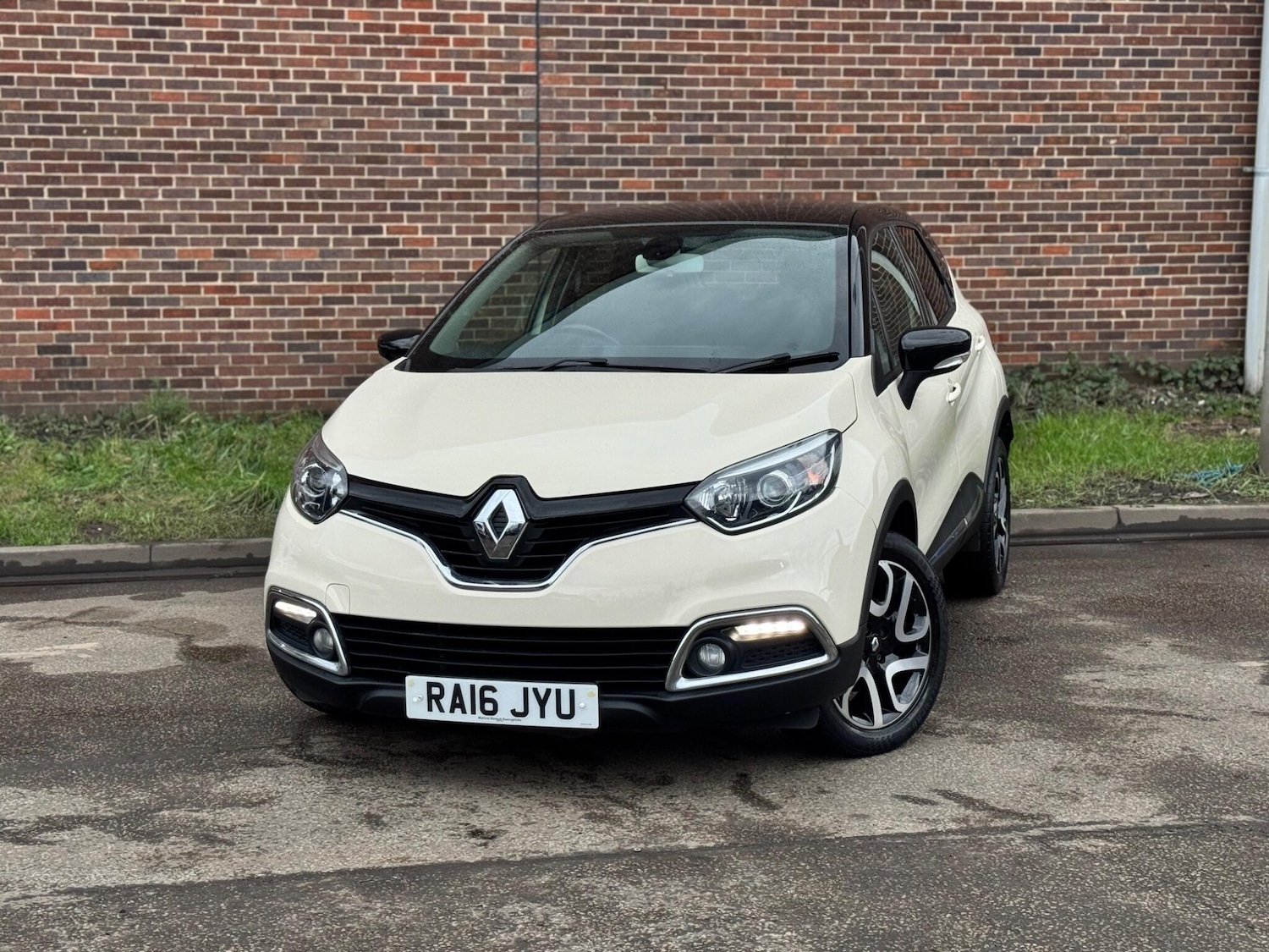 Used Renault Captur for sale - 77684218: Photo 6