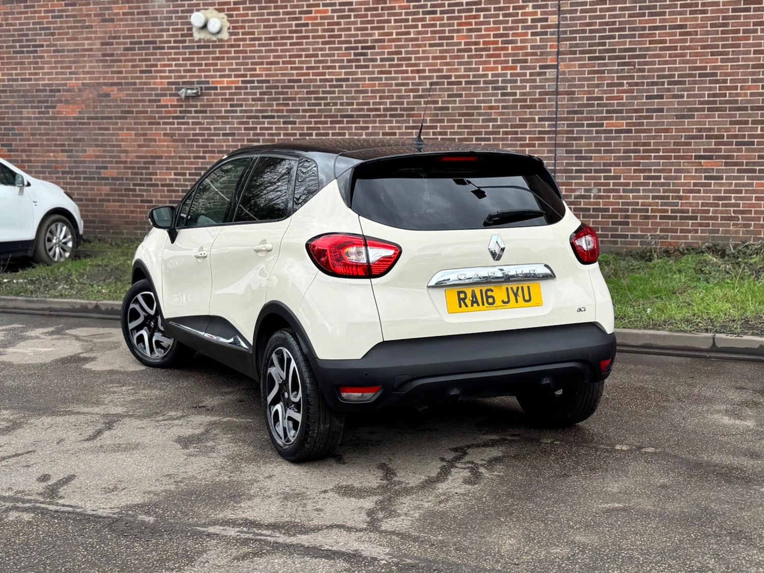 Used Renault Captur for sale - 77684218: Photo 7