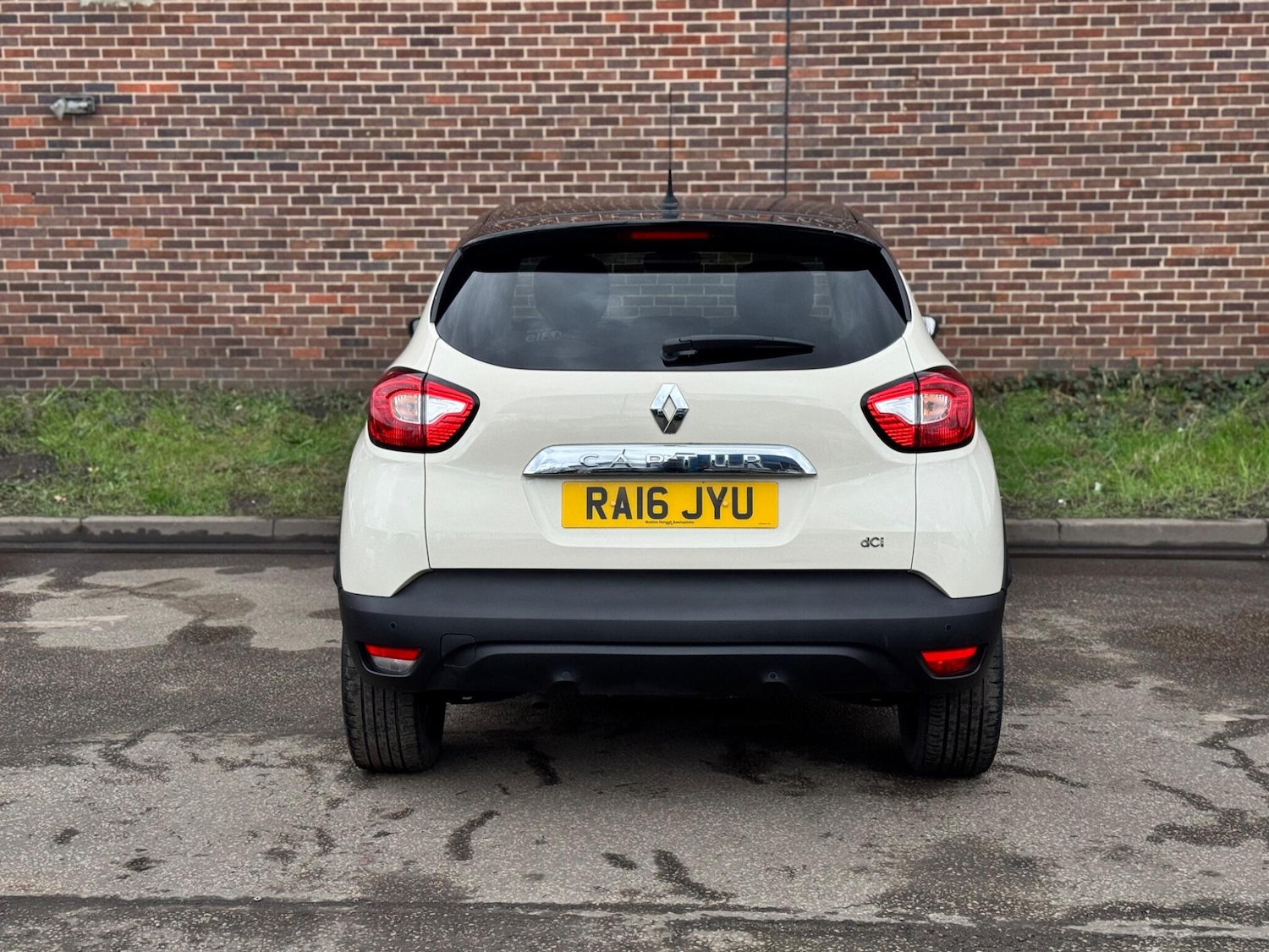 Used Renault Captur for sale - 77684218: Photo 8