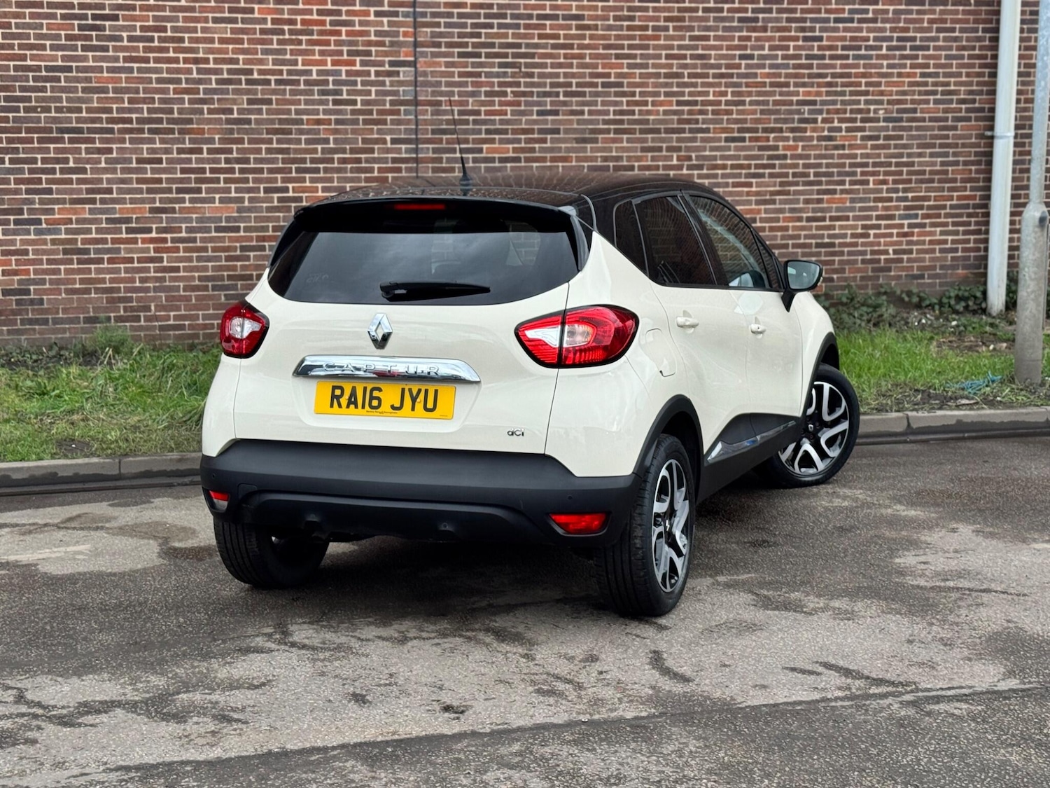 Used Renault Captur for sale - 77684218: Photo 9