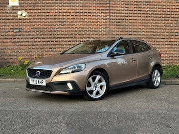 Used Volvo V40 Cross Country 2015 for sale - 75838979: Photo
