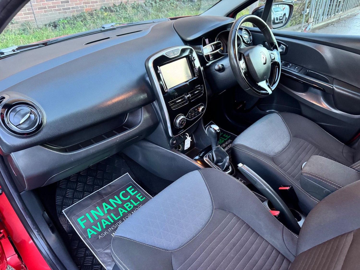 Used Renault Clio 2015 for sale - 77230048: Photo 22