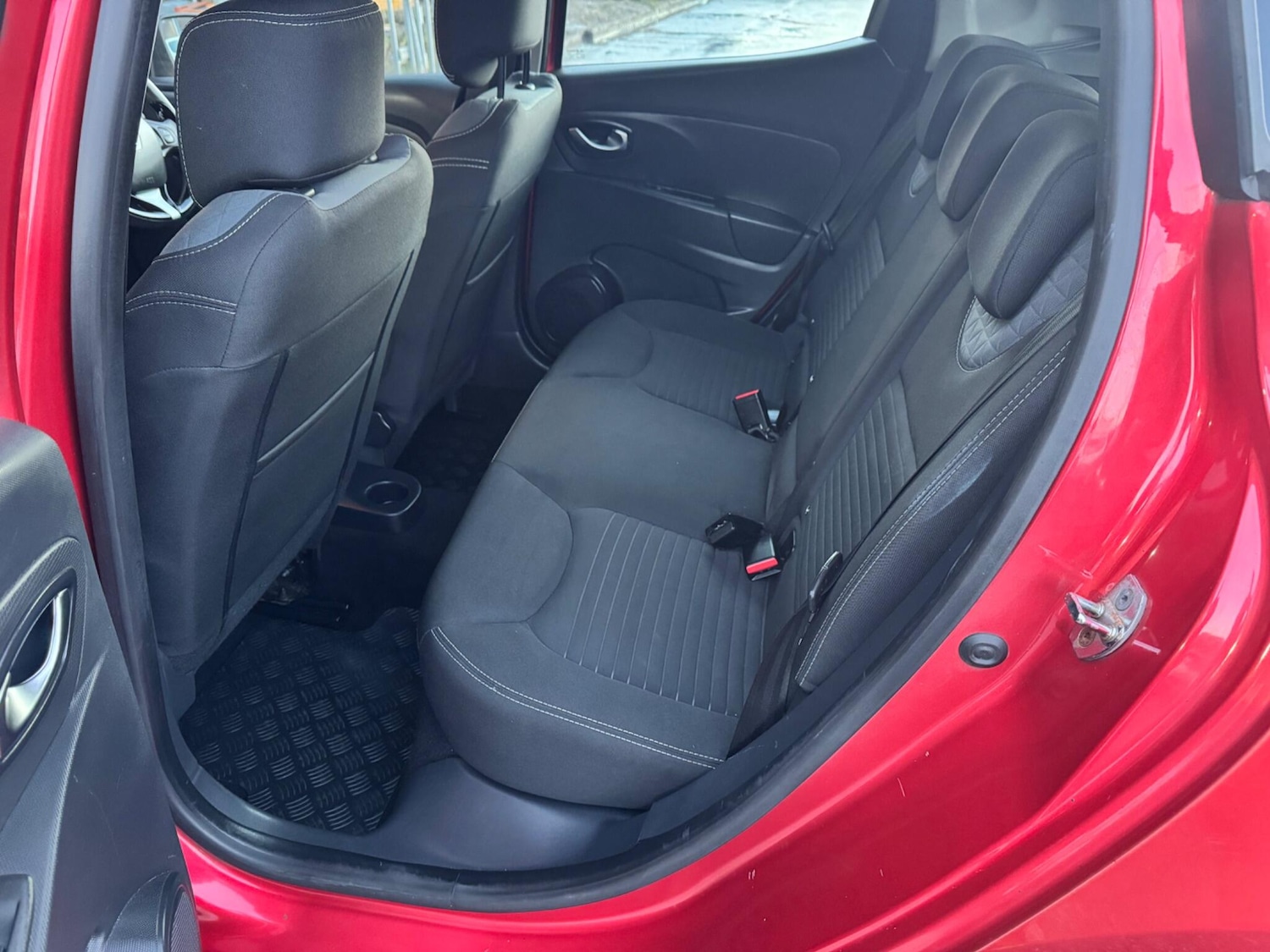 Used Renault Clio 2015 for sale - 77230048: Photo 25