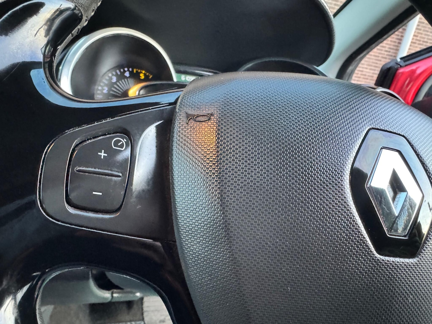 Used Renault Clio 2015 for sale - 77230048: Photo 27