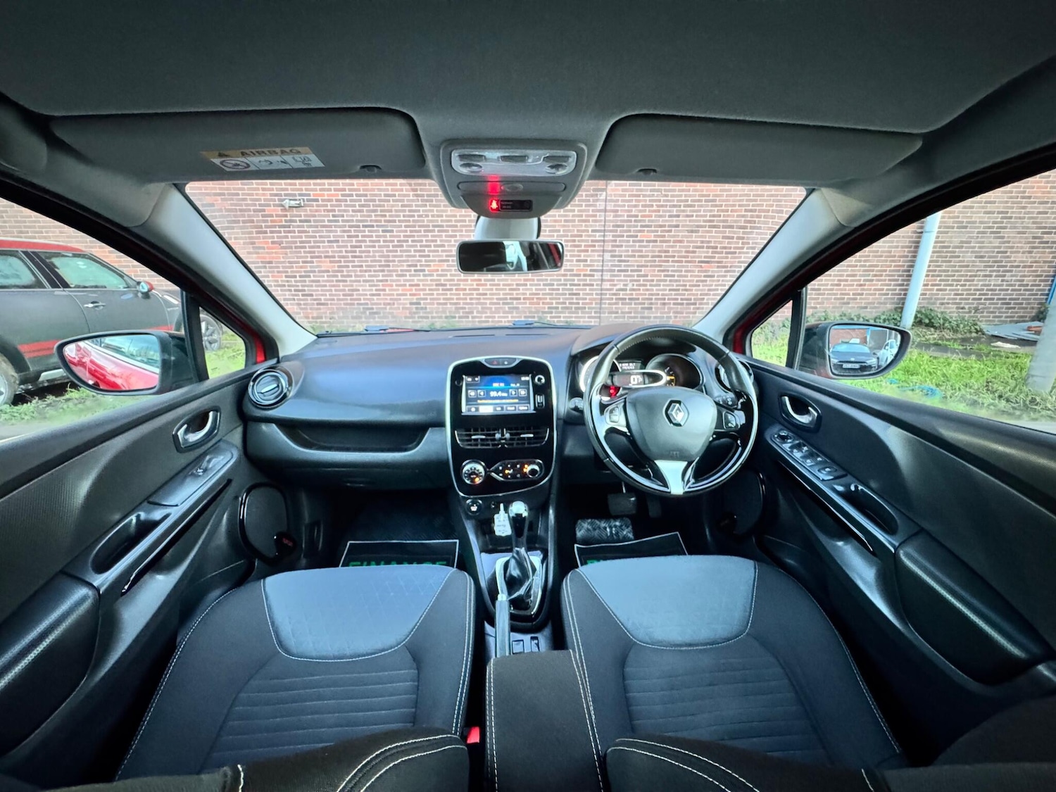 Used Renault Clio 2015 for sale - 77230048: Photo 3