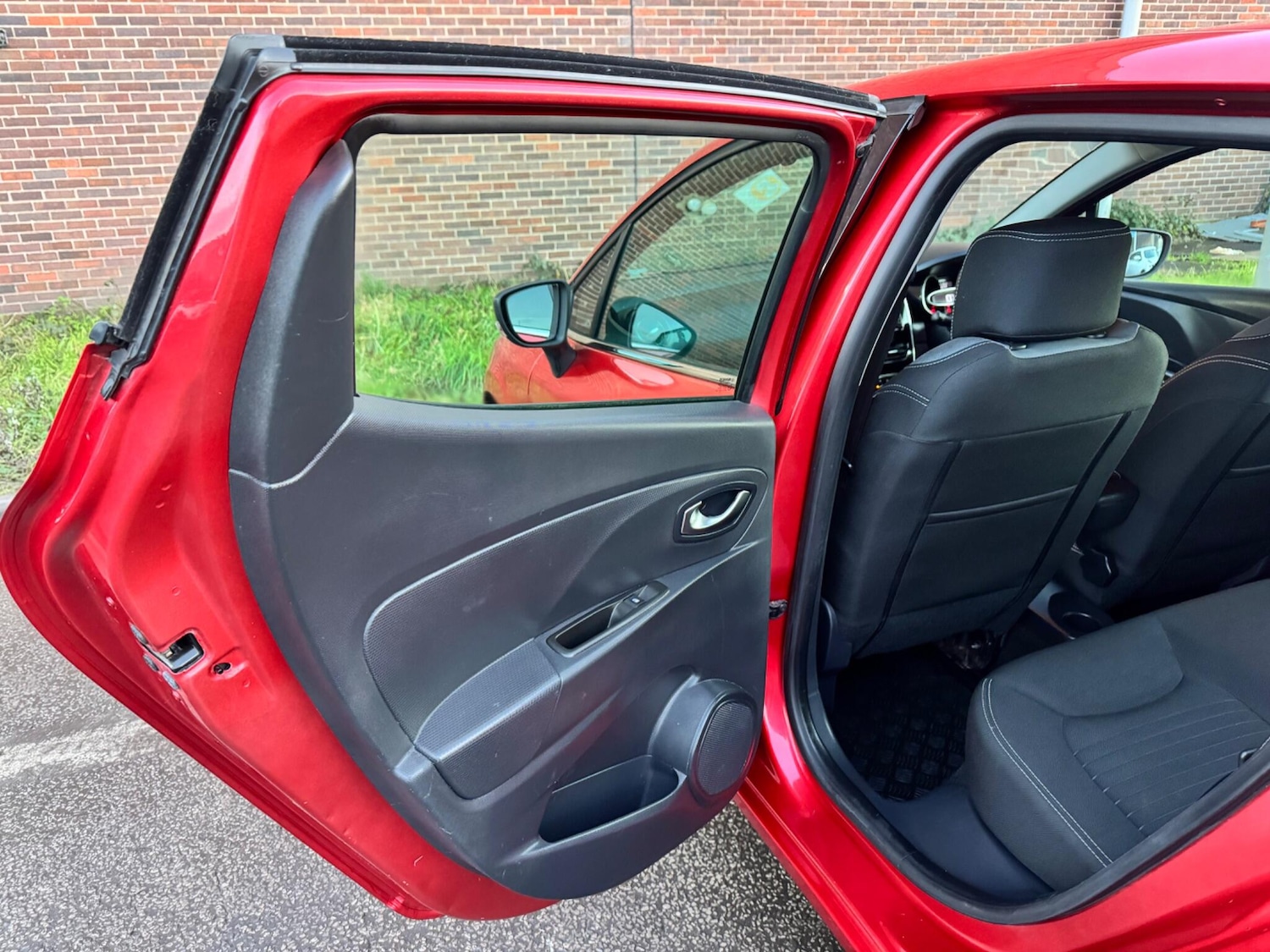 Used Renault Clio 2015 for sale - 77230048: Photo 31