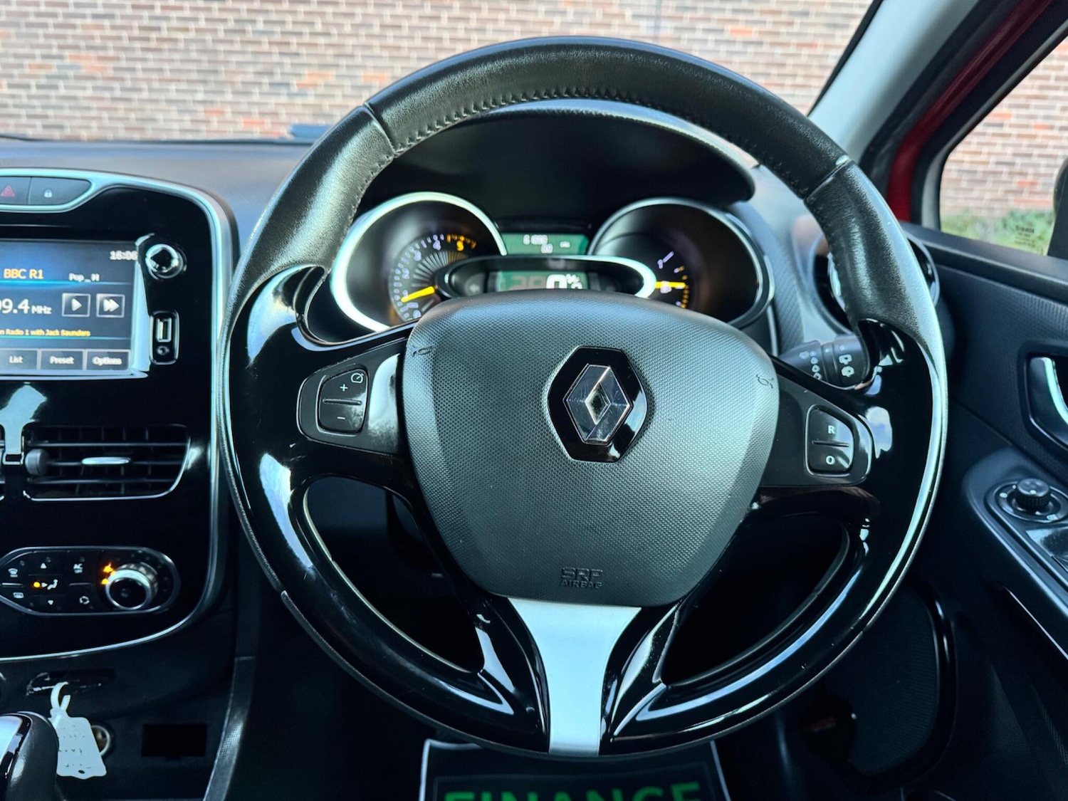 Used Renault Clio 2015 for sale - 77230048: Photo 39