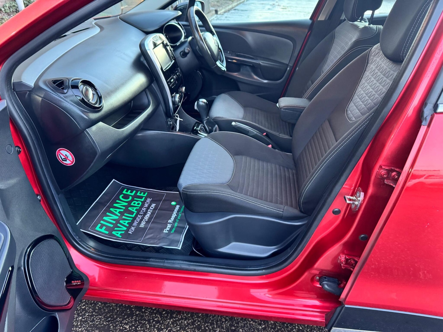 Used Renault Clio 2015 for sale - 77230048: Photo 40