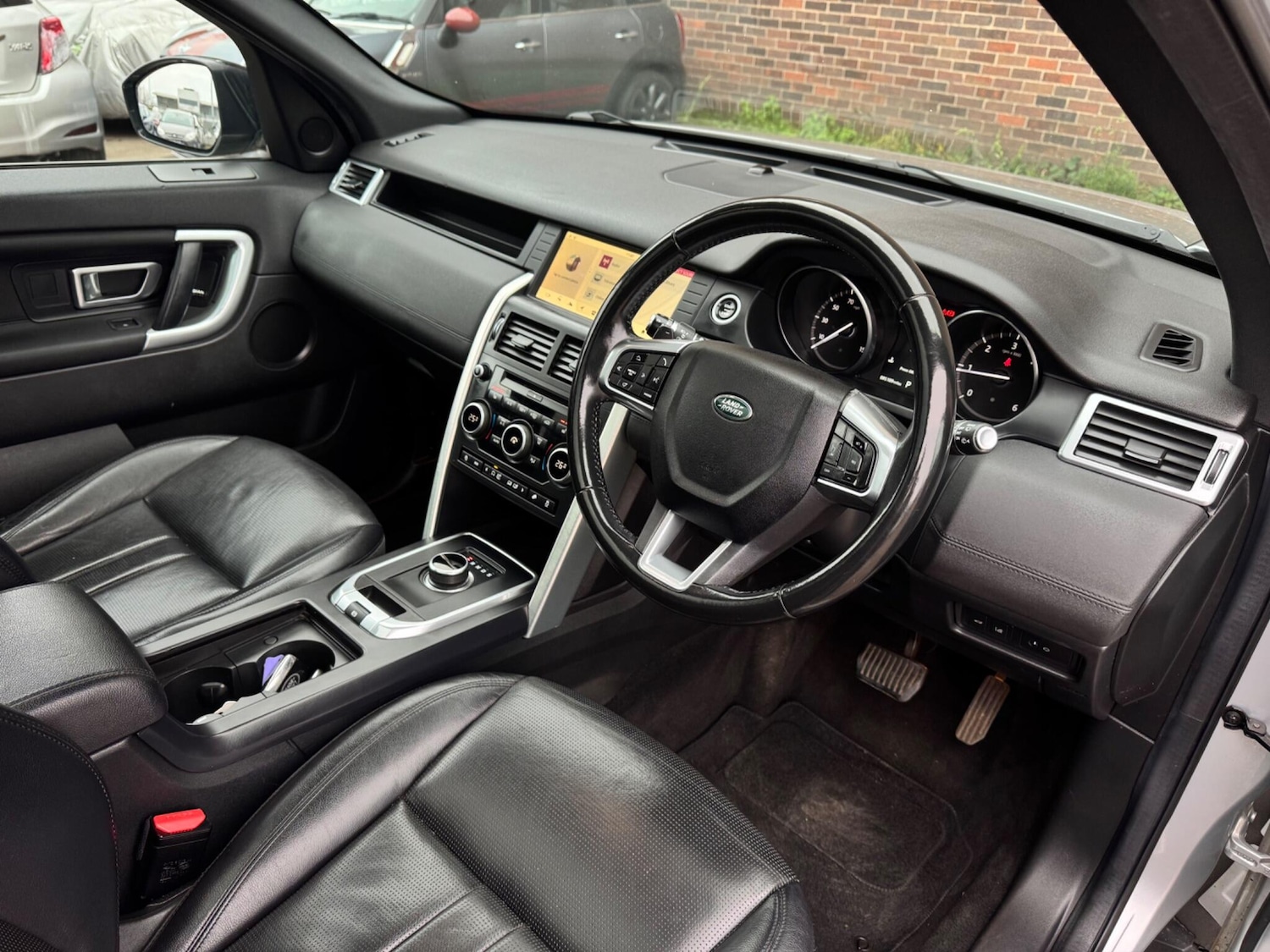 Used Land Rover Discovery Sport 2017 for sale - 77074496: Photo 26