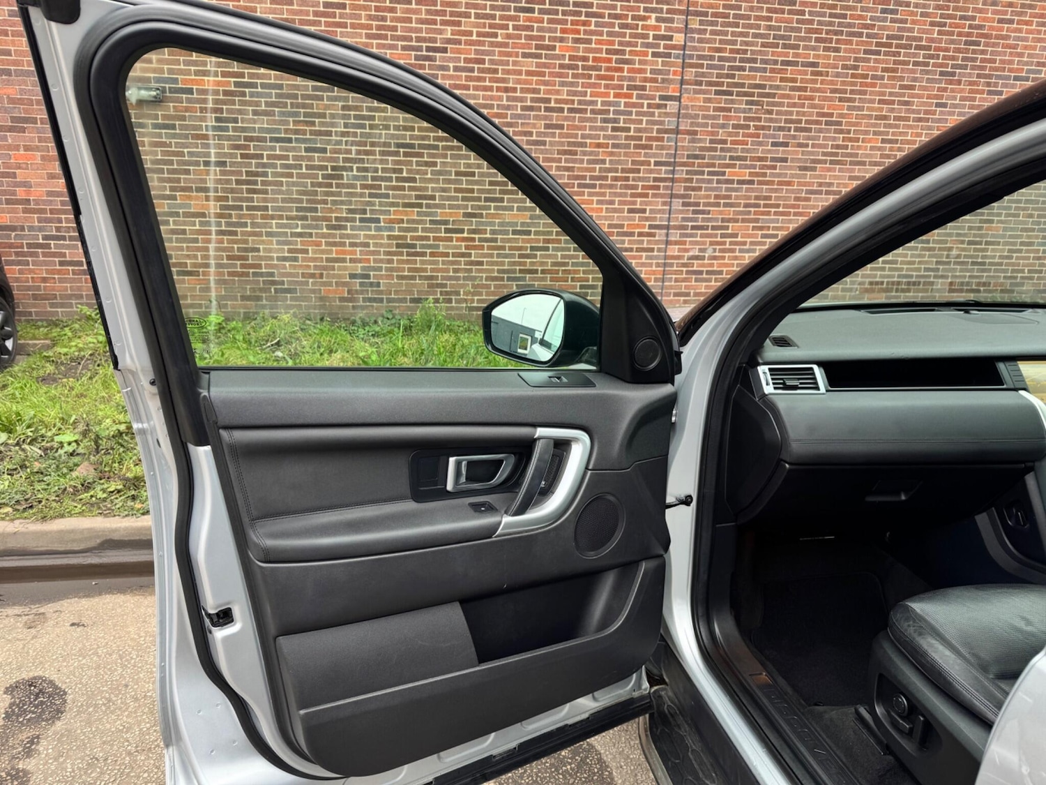 Used Land Rover Discovery Sport 2017 for sale - 77074496: Photo 40