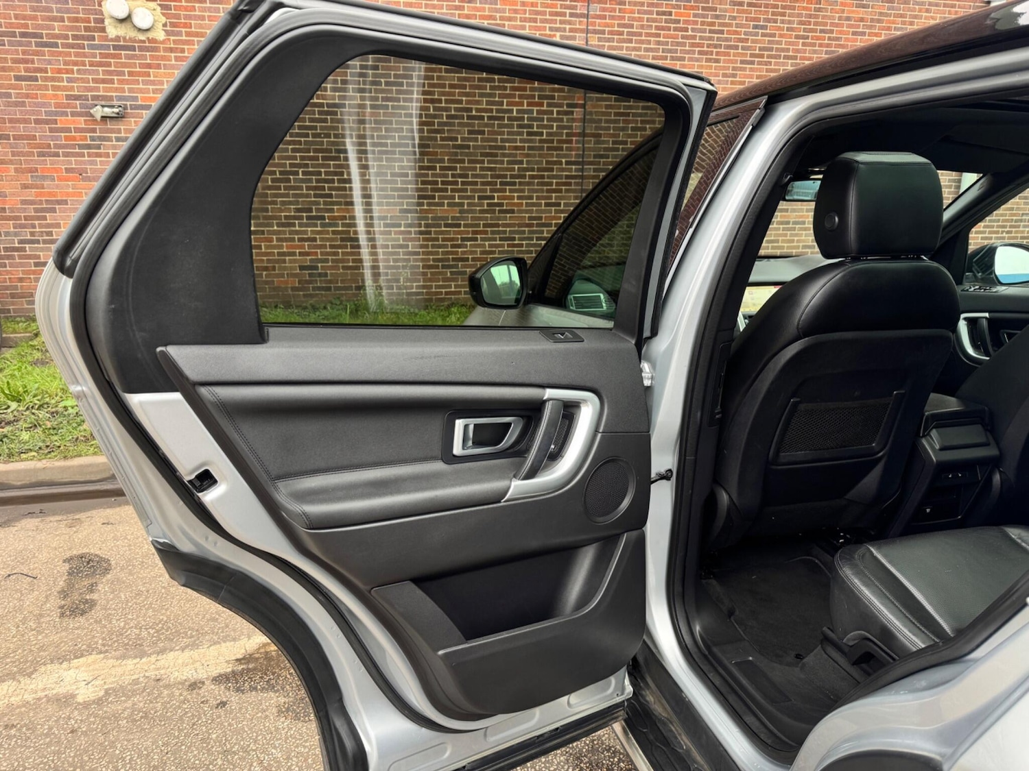 Used Land Rover Discovery Sport 2017 for sale - 77074496: Photo 41