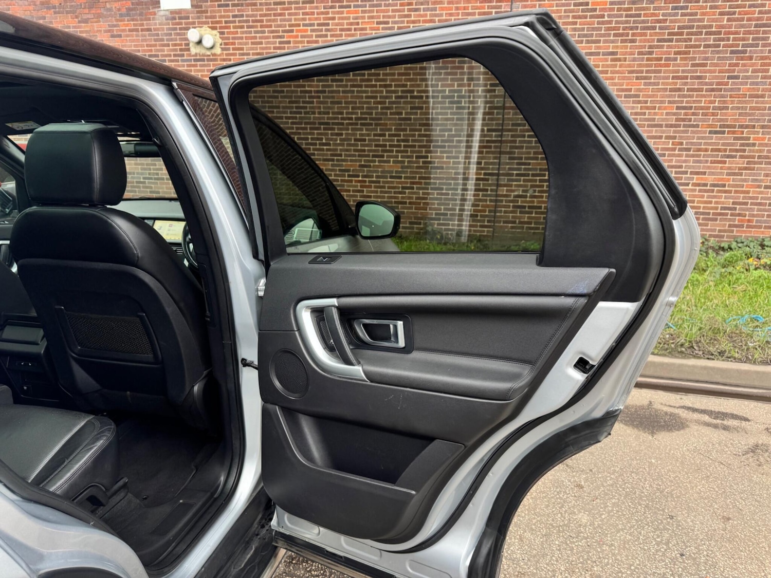 Used Land Rover Discovery Sport 2017 for sale - 77074496: Photo 43