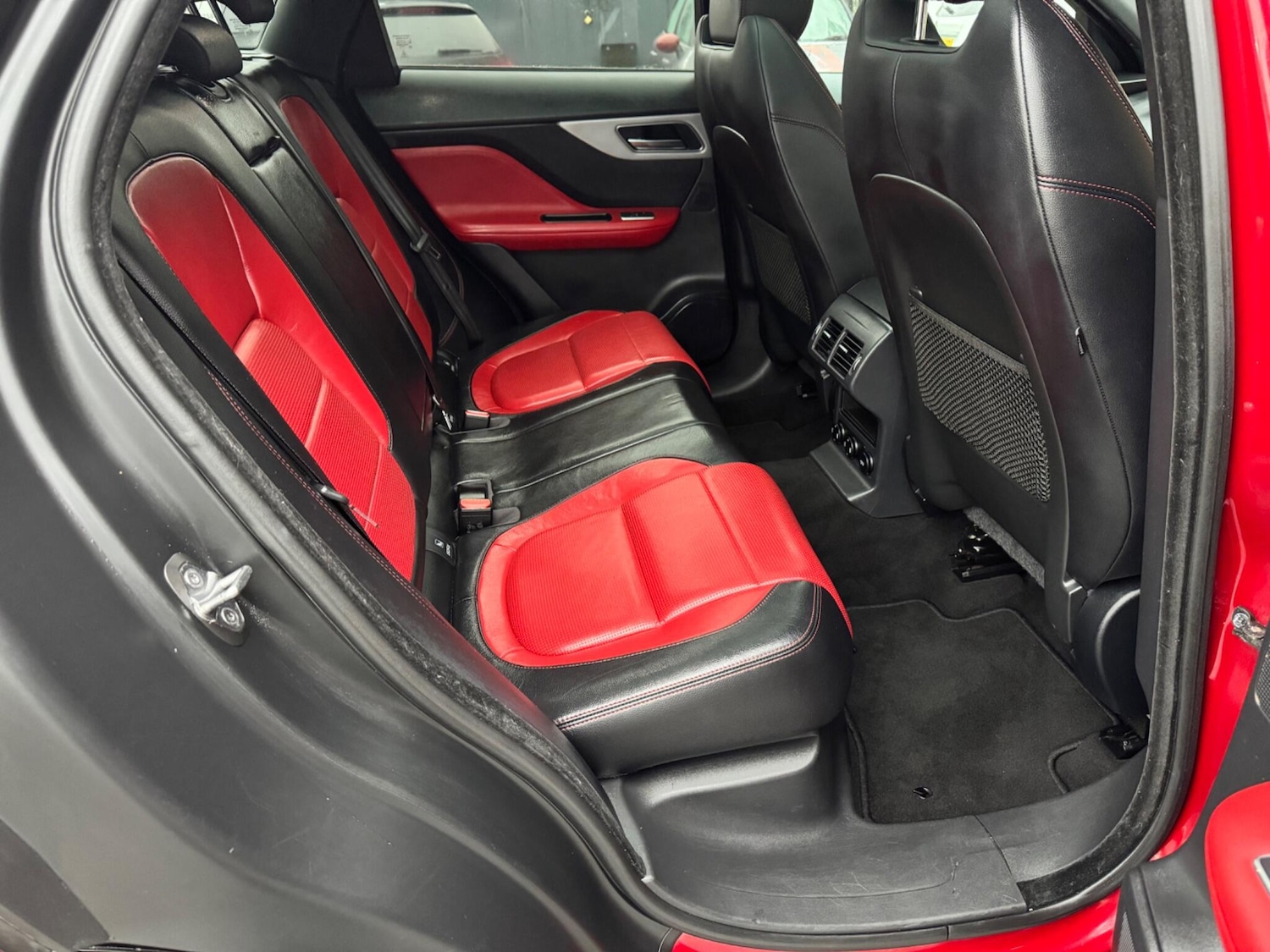 Used Jaguar F-Pace 2017 for sale - 77574466: Photo 32