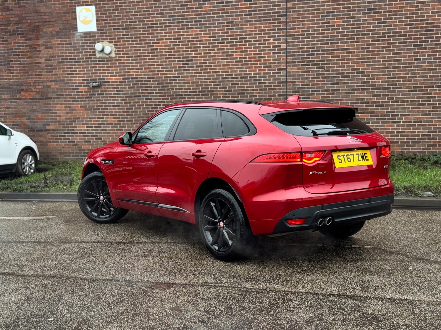 Used Jaguar F-Pace 2017 for sale - 77574466: Photo 4