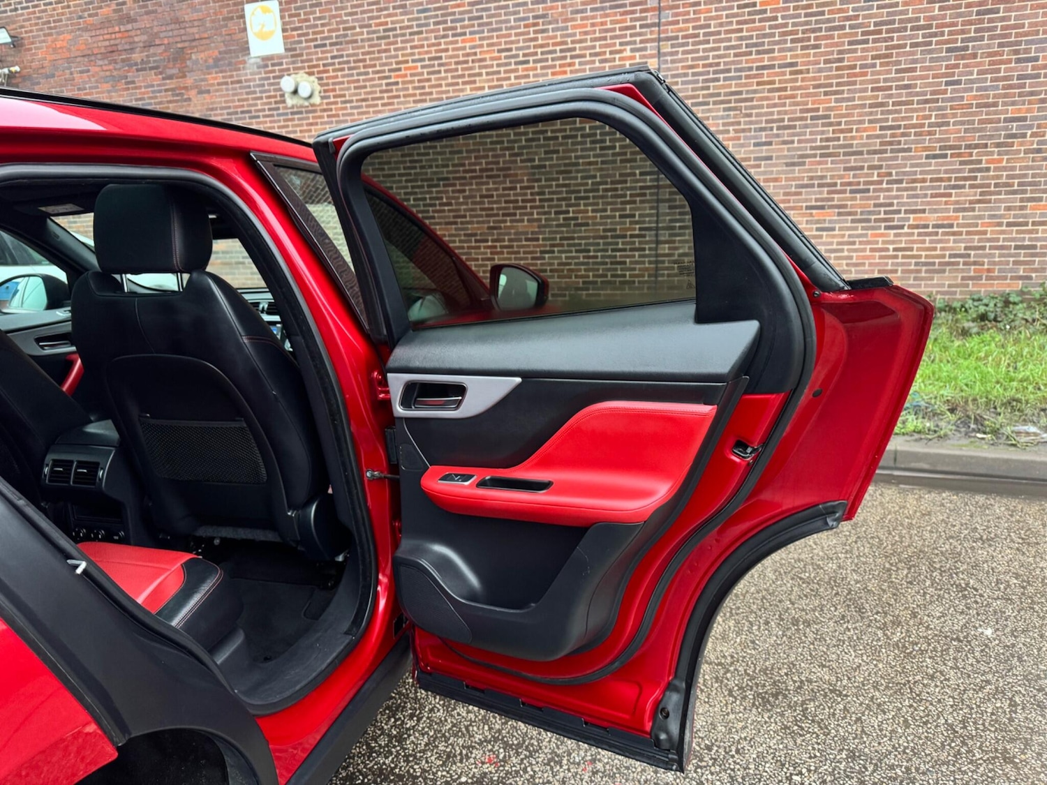 Used Jaguar F-Pace 2017 for sale - 77574466: Photo 41