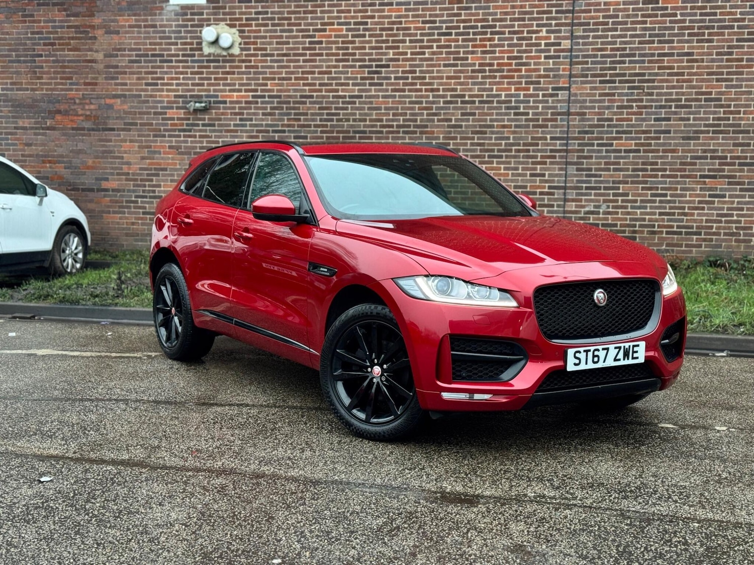 Used Jaguar F-Pace 2017 for sale - 77574466: Photo 8