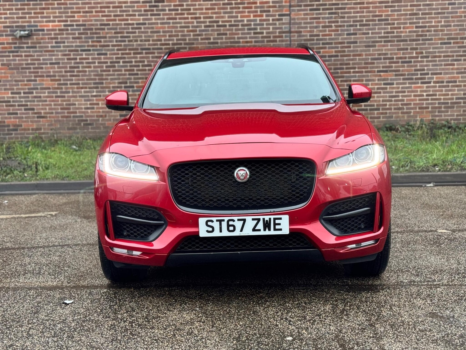 Used Jaguar F-Pace 2017 for sale - 77574466: Photo 9