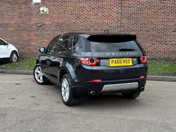 Used Land Rover Discovery Sport 2016 for sale - 78449801: Photo