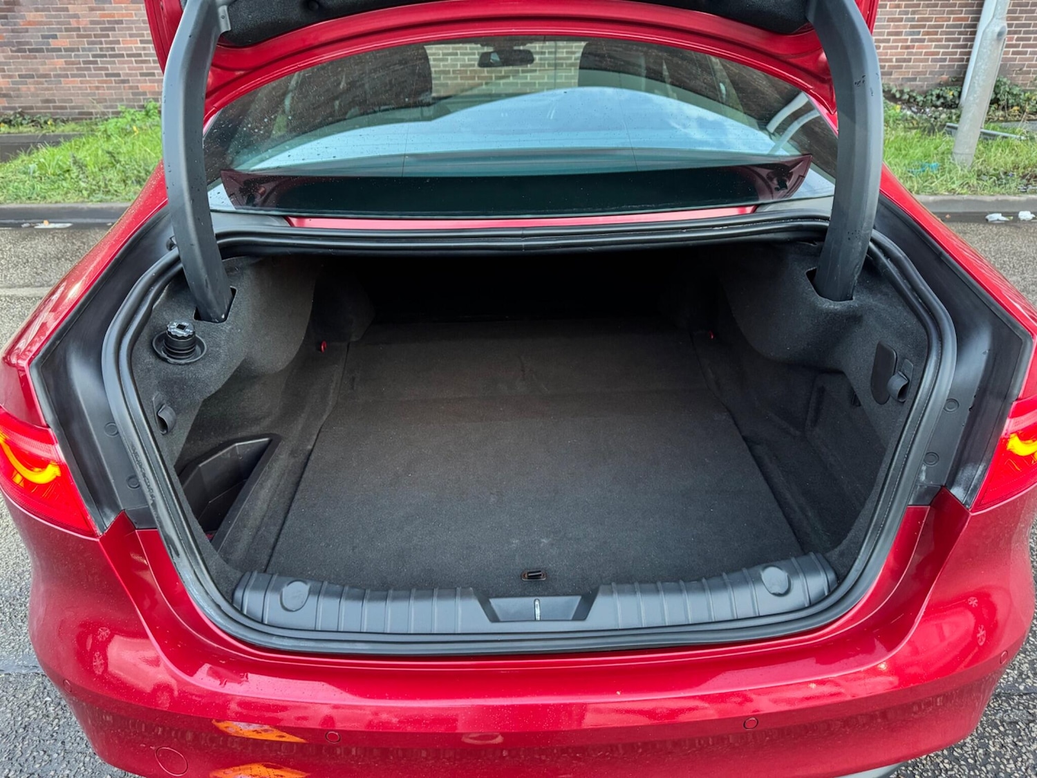 Used Jaguar XF 2017 for sale - 76886551: Photo 21