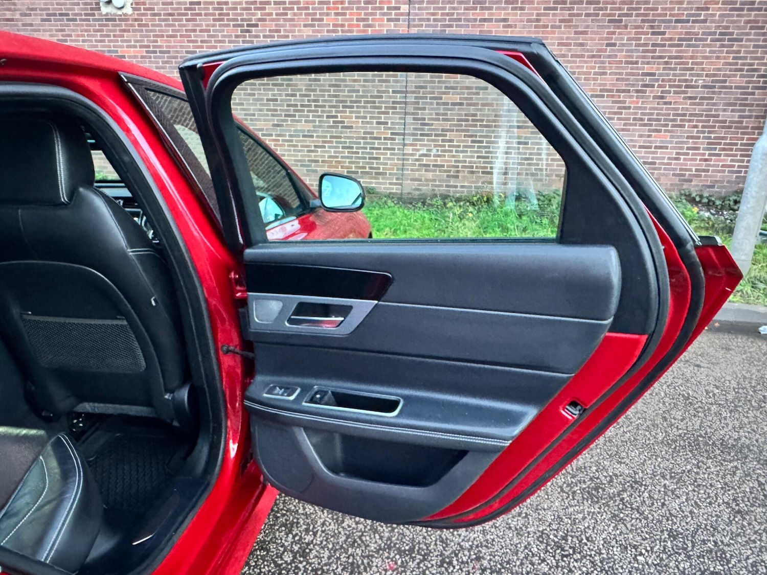 Used Jaguar XF 2017 for sale - 76886551: Photo 38