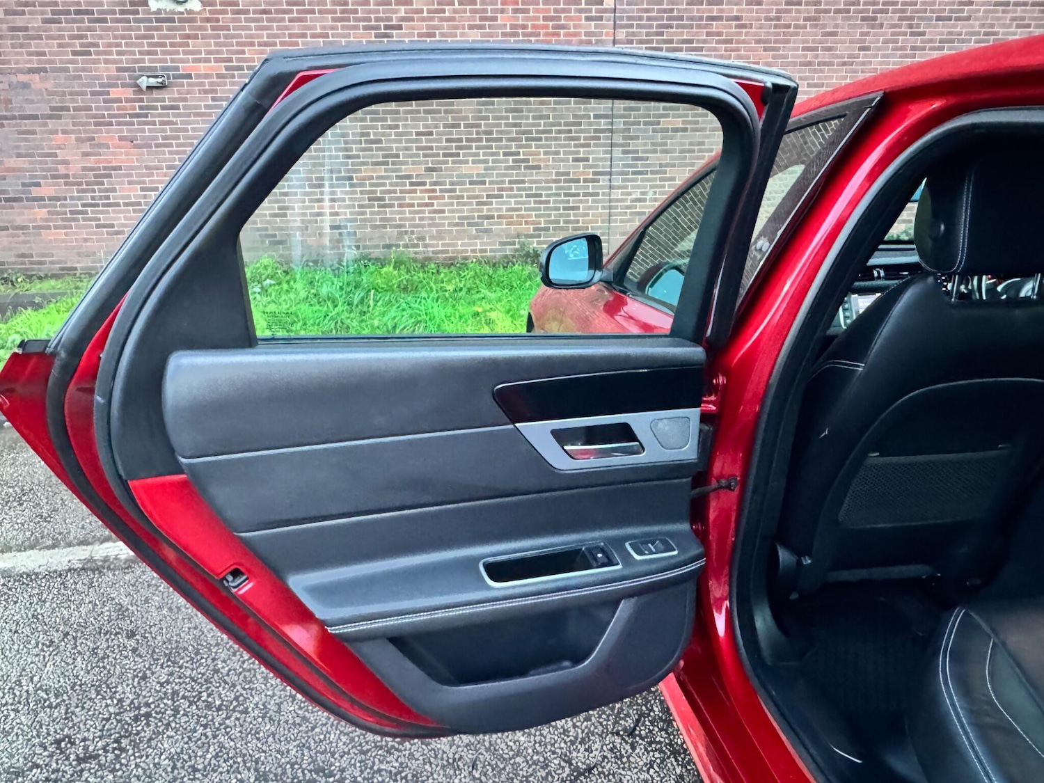 Used Jaguar XF 2017 for sale - 76886551: Photo 40