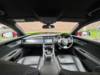 Used Jaguar XF 2018 for sale - 78784040: Photo