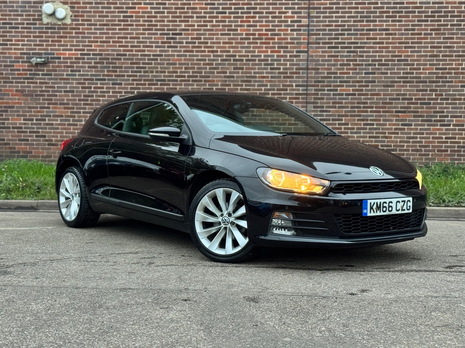 Used Volkswagen Scirocco 2016 for sale - 76295948: Photo 1