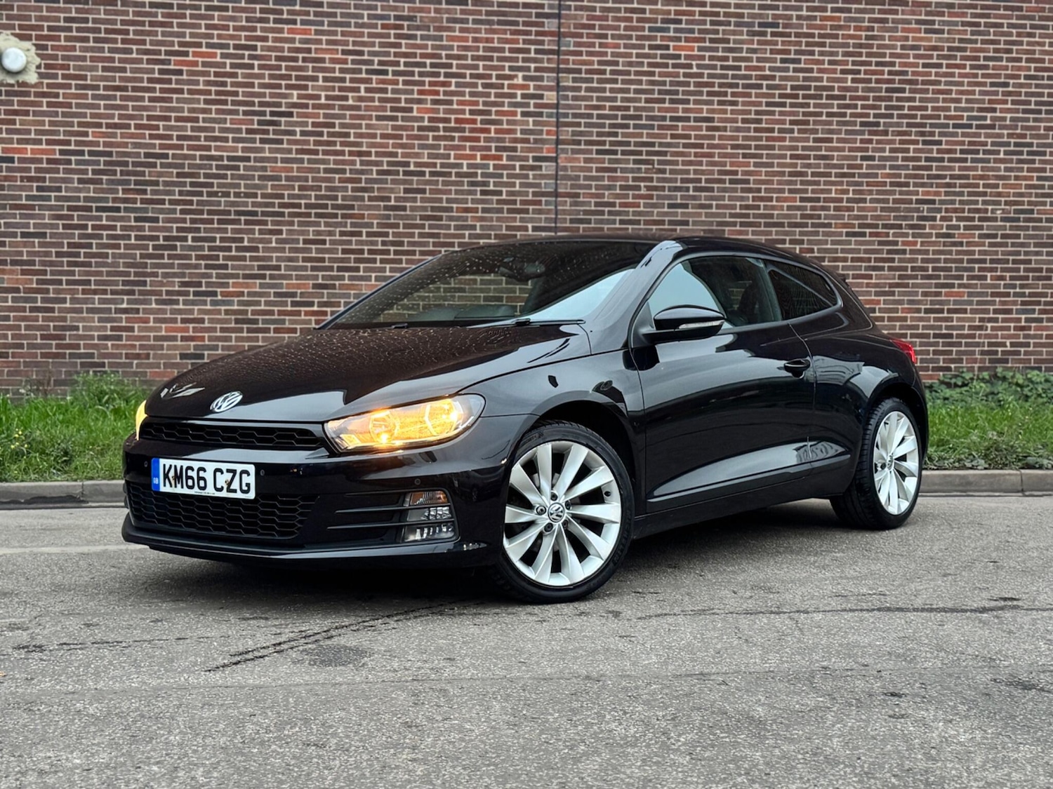 Used Volkswagen Scirocco 2016 for sale - 76295948: Photo 2