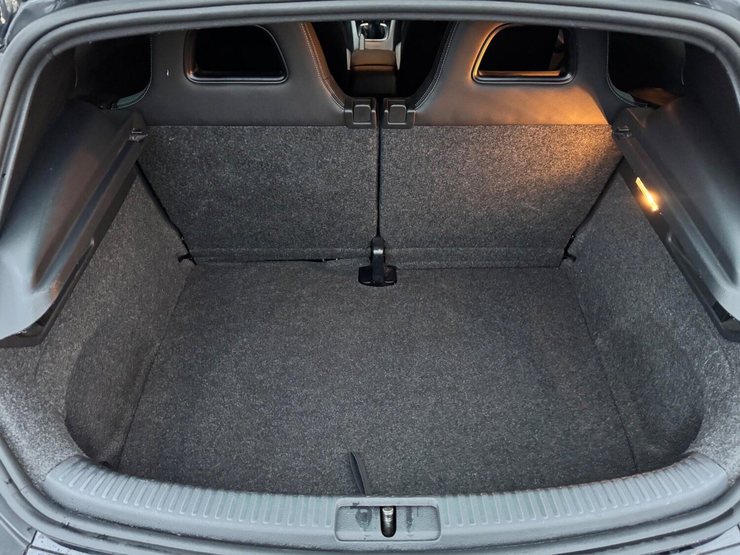 Used Volkswagen Scirocco 2016 for sale - 76295948: Photo 20