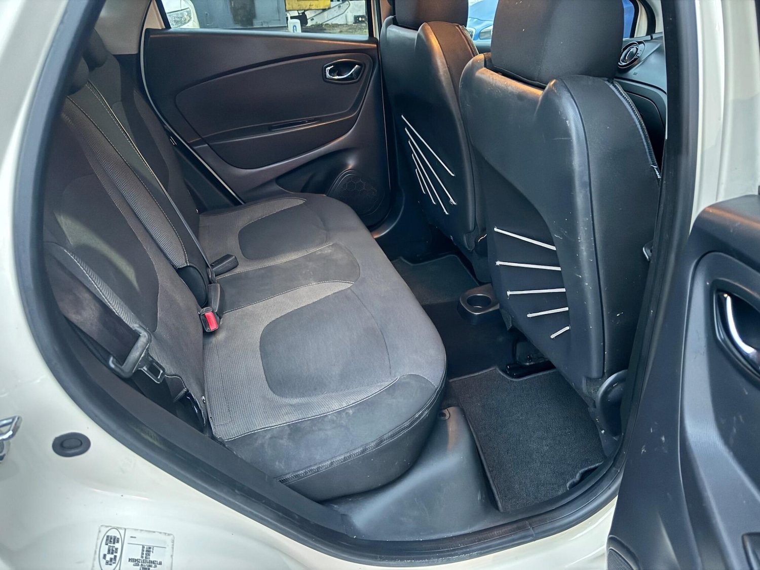 Used Renault Captur 2014 for sale - 76801730: Photo 29