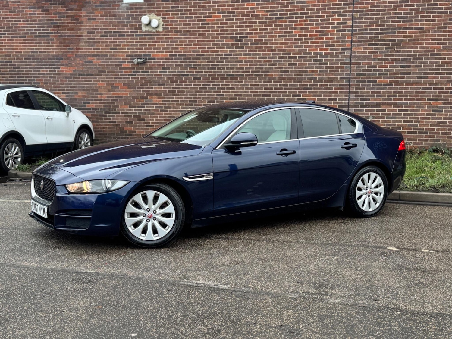 Used Jaguar XE 2017 for sale - 77304883: Photo 11